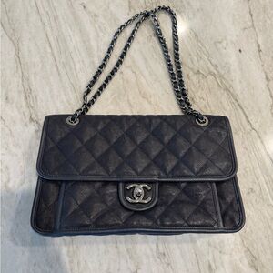 CHANEL FRENCH RIVIERA QUILTED CAVIAR MEDIUM FLAP BAG NAVY